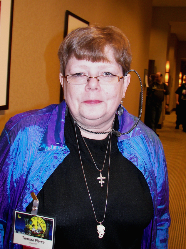 Tamora Pierce фото